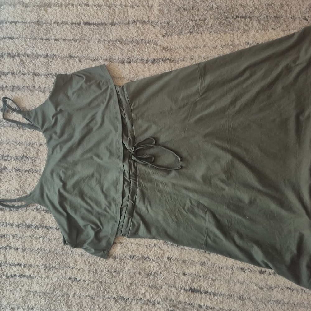 Green Sleeveless Dress with Tie Waist